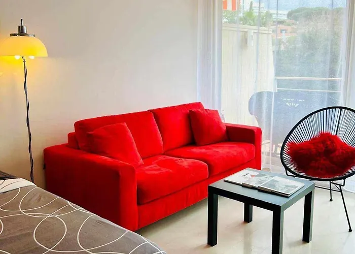 Red Master דירה *